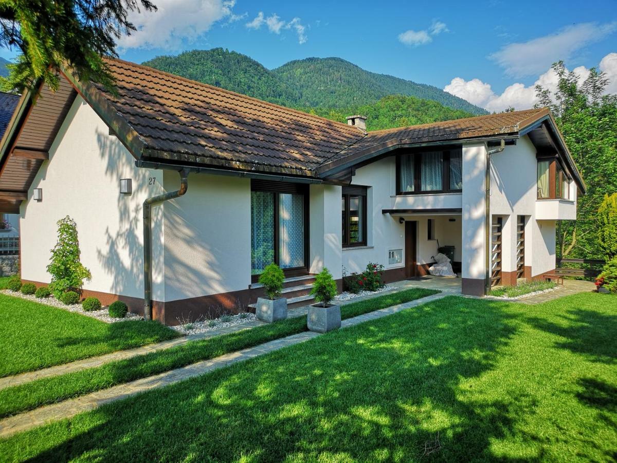 Holiday House Red Deer Preddvor Buitenkant foto